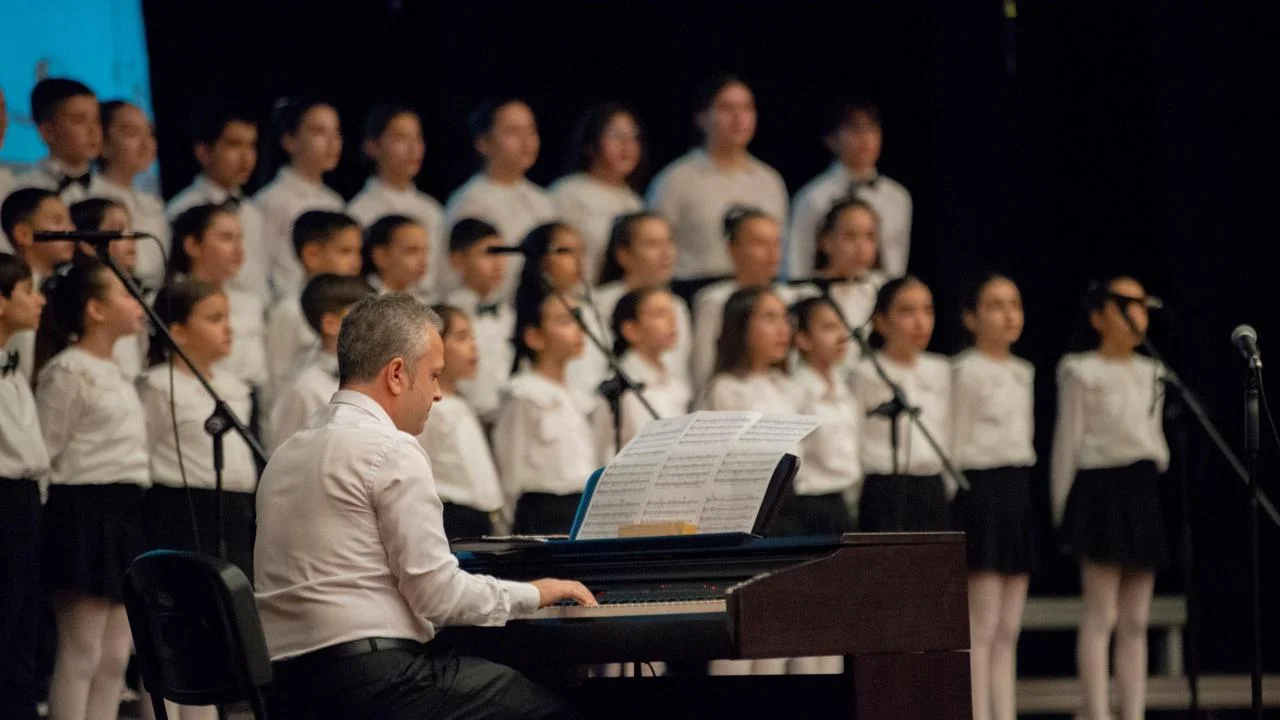21. Nevit Kodallı Çoksesli Korolar Festivali’nde 7 şehirden 1800 korist sahne aldı