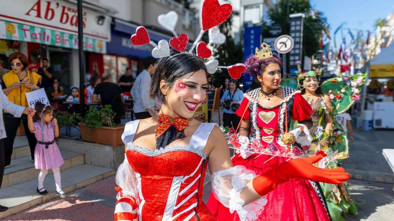 Yenişehir sokak sanatçıları festivaliyle renklendi