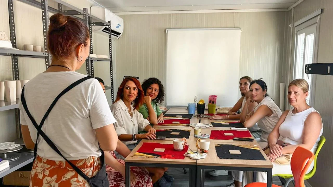 Yenişehir Belediyesinden kadınlara yönelik seramik sanatı eğitimi