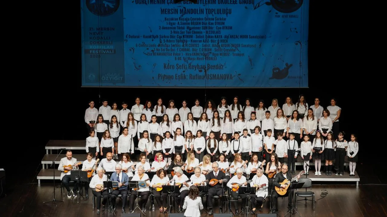 21. Nevit Kodallı Çoksesli Korolar Festivali’nde 7 şehirden 1800 korist sahne aldı