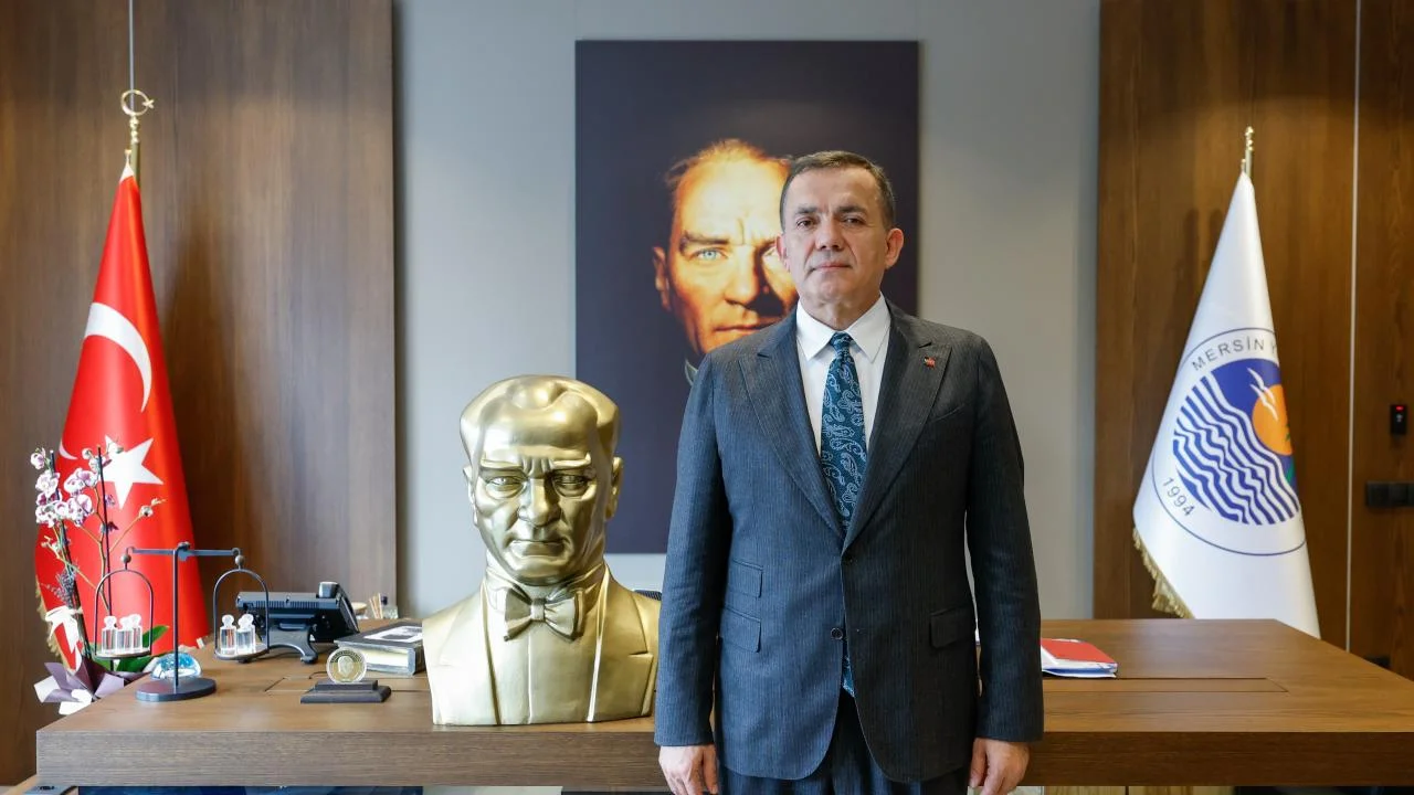 Yenişehir Belediyesi Fransa’da çalınan Atatürk büstünün yerine yenisini gönderdi