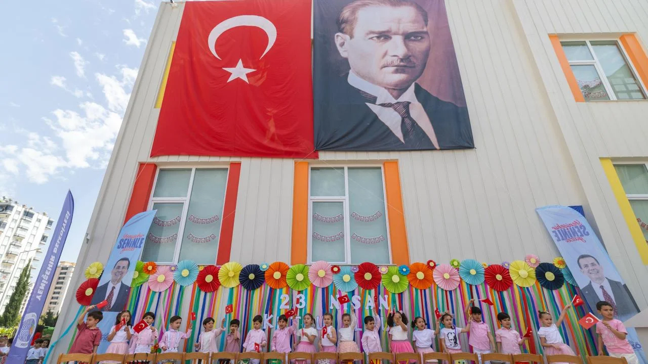 Başkan Abdullah Özyiğit, BETEM’lerde çocukların bayram coşkusuna ortak oldu