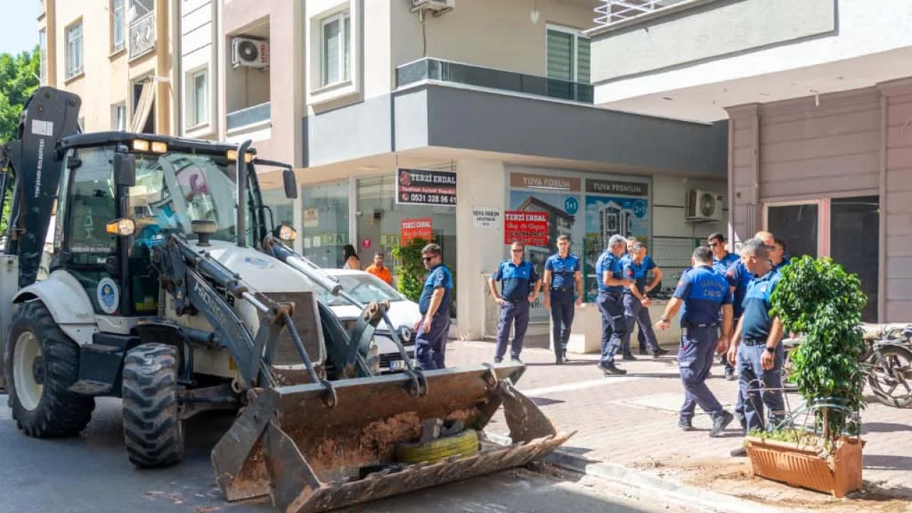 Yenişehir Belediyesi kaldırım ve yol işgali denetimlerini sürdürüyor