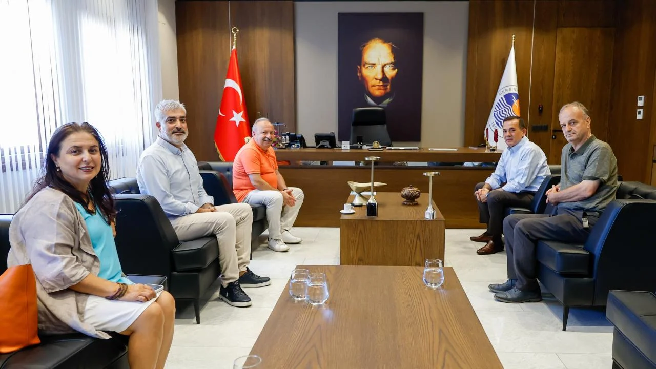 Paris Trabzonlular Derneğinden Başkan Abdullah Özyiğit’e teşekkür ziyareti