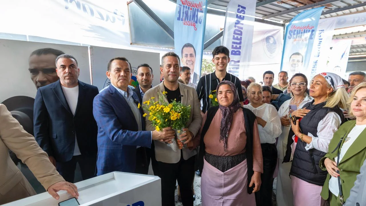 Başkan Özyiğit, Ali Mahir Başarır ve Berkay Gezgin’le birlikte kadınlarla buluştu
