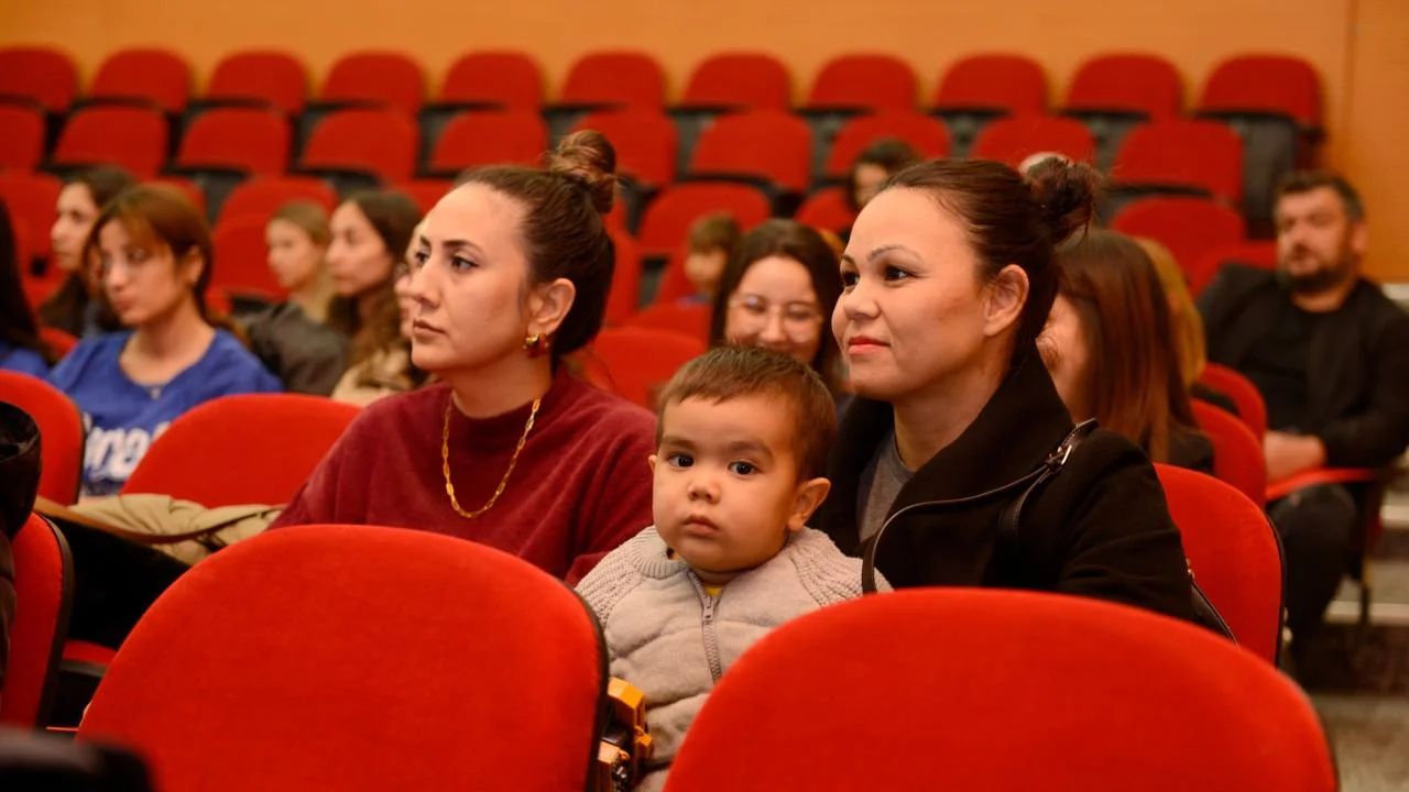 Yenişehir Belediyesi anne ve baba eğitimlerini sürdürüyor