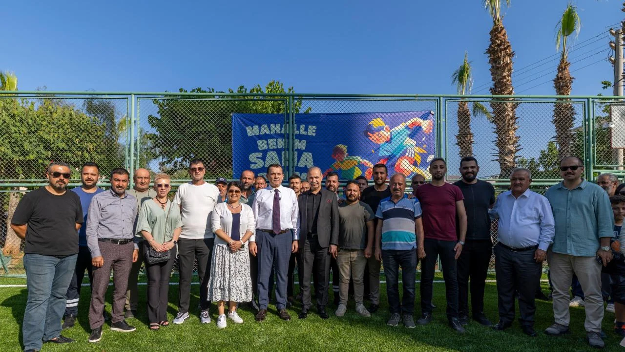 Yenişehir Belediyesi çocuklar için mahallelerde  halı saha açmaya devam ediyor